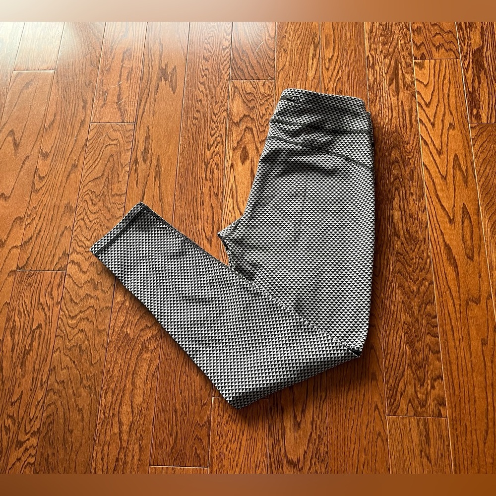 2/$20 - HBC Sport Black & White Geometric Patterned Leggings / Exercise Pants